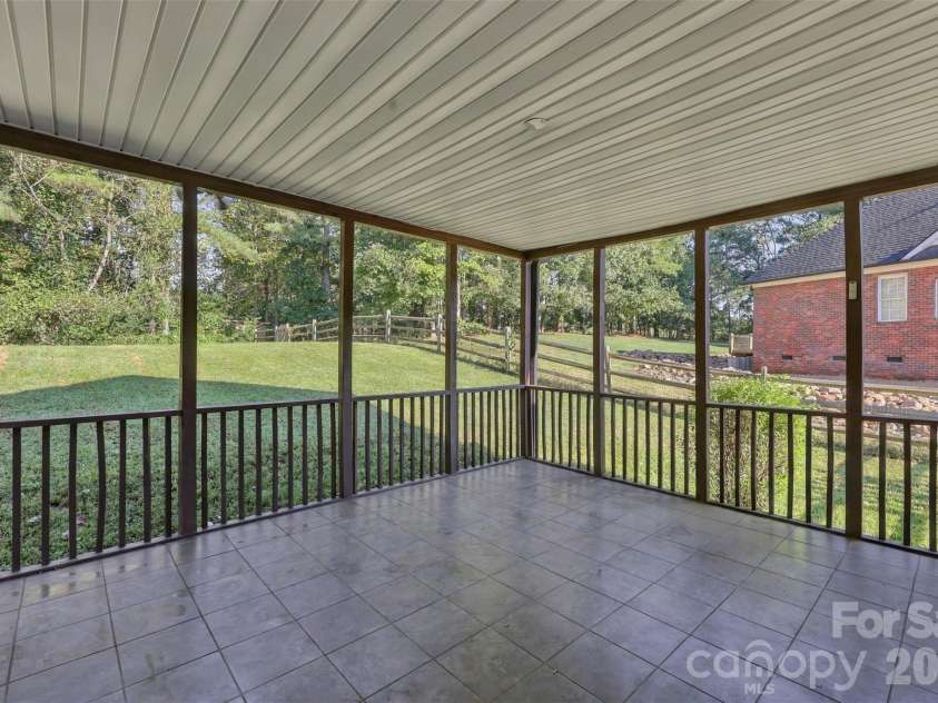 172 Honeysuckle Creek Loop, Mooresville, NC 28117.  MLS# CAR4430805, YatesRealty ID 54761. 