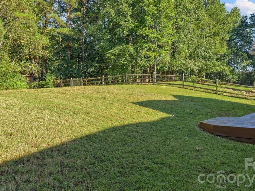 172 Honeysuckle Creek Loop, Mooresville, NC 28117.  MLS# CAR4430805, YatesRealty ID 54761. 