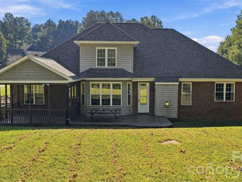 172 Honeysuckle Creek Loop, Mooresville, NC 28117.  MLS# CAR4430805, YatesRealty ID 54761. 