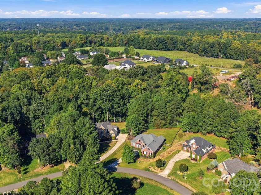 172 Honeysuckle Creek Loop, Mooresville, NC 28117.  MLS# CAR4430805, YatesRealty ID 54761. 
