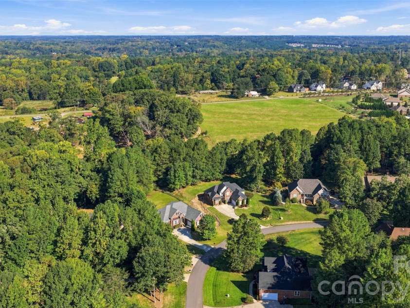 172 Honeysuckle Creek Loop, Mooresville, NC 28117.  MLS# CAR4430805, YatesRealty ID 54761. 