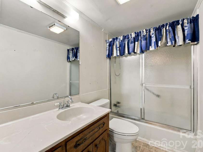609 Poplar Avenue, Kannapolis, NC 28081.  MLS# CAR4430979, YatesRealty ID 54762. 