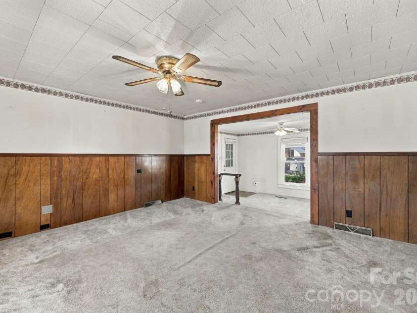 609 Poplar Avenue, Kannapolis, NC 28081.  MLS# CAR4430979, YatesRealty ID 54762. 