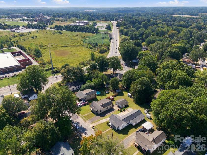 609 Poplar Avenue, Kannapolis, NC 28081.  MLS# CAR4430979, YatesRealty ID 54762. 