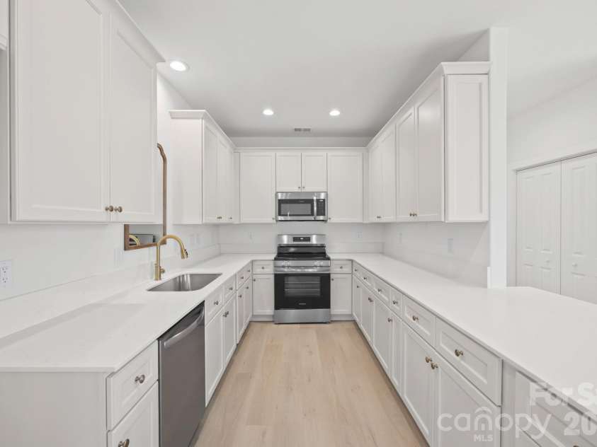 634 Modena Street, Gastonia, NC 28054.  MLS# CAR4431220, YatesRealty ID 54767. 