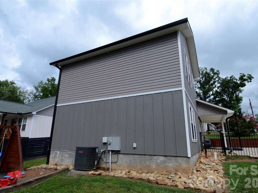 130 Bostic Street, Marion, NC 28752.  MLS# CAR4409227, YatesRealty ID 54768. 
