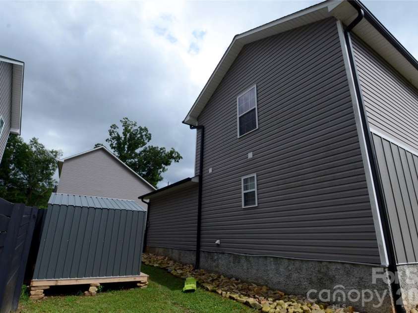 130 Bostic Street, Marion, NC 28752.  MLS# CAR4409227, YatesRealty ID 54768. 