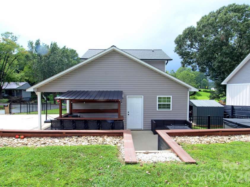 130 Bostic Street, Marion, NC 28752.  MLS# CAR4409227, YatesRealty ID 54768. 