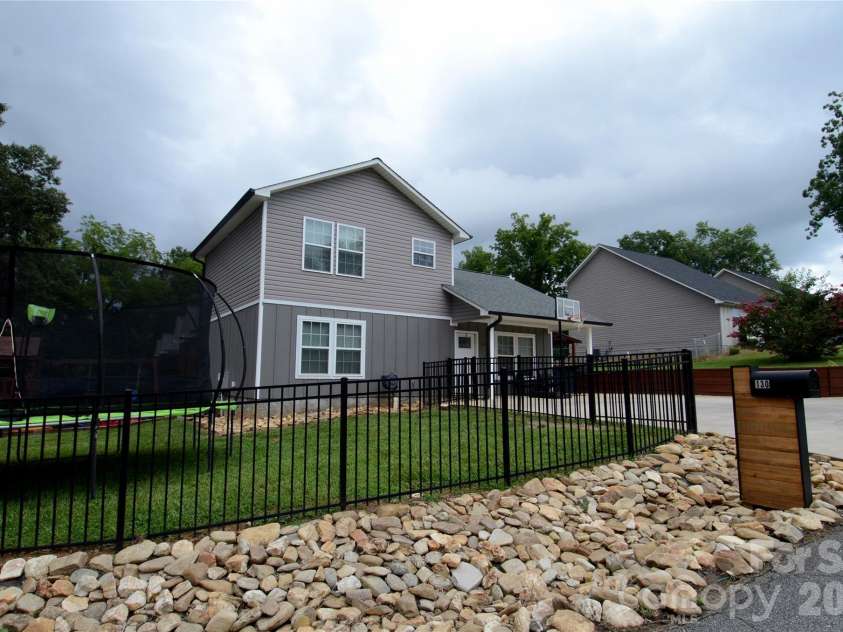 130 Bostic Street, Marion, NC 28752.  MLS# CAR4409227, YatesRealty ID 54768. 