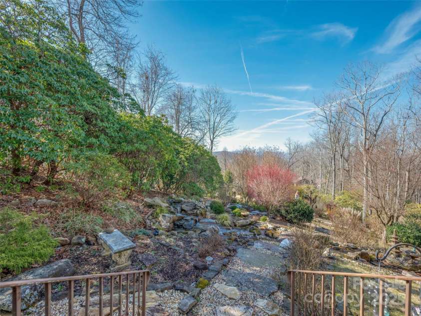 149 Thrashing Rock Drive, Hendersonville, NC 28739.  MLS# CAR4217107, YatesRealty ID 5477. 