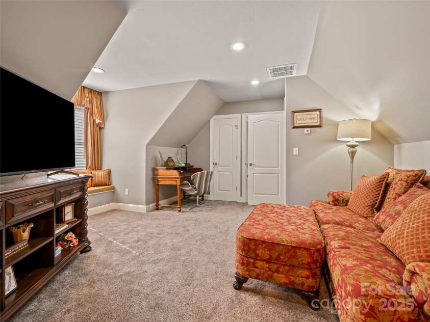 149 Thrashing Rock Drive, Hendersonville, NC 28739.  MLS# CAR4217107, YatesRealty ID 5477. 