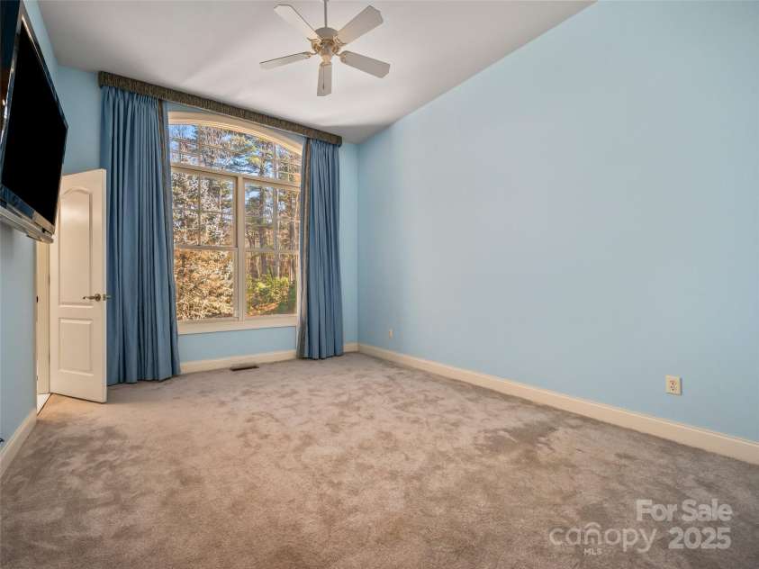 149 Thrashing Rock Drive, Hendersonville, NC 28739.  MLS# CAR4217107, YatesRealty ID 5477. 