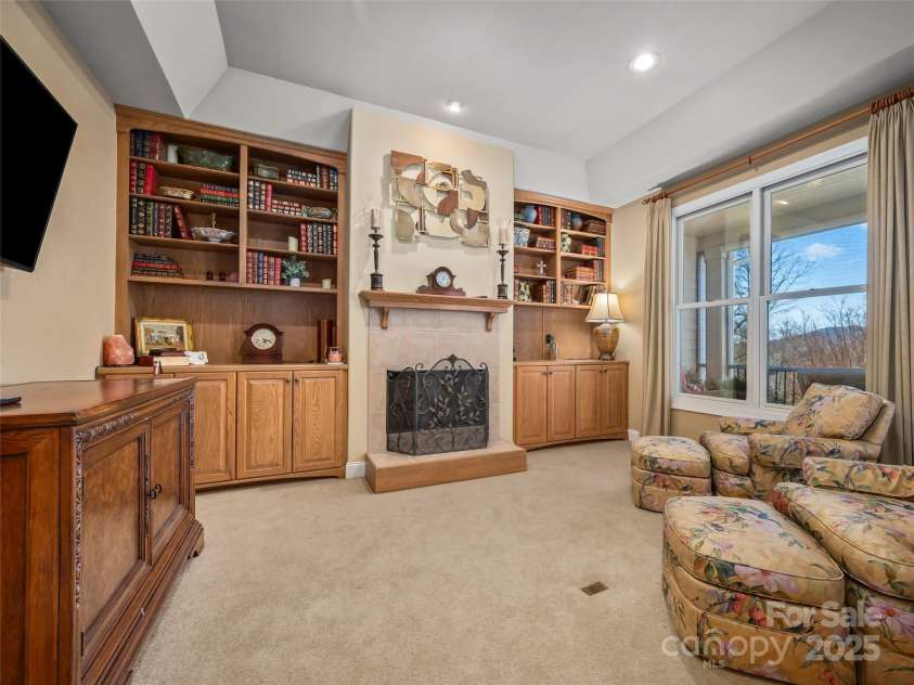 149 Thrashing Rock Drive, Hendersonville, NC 28739.  MLS# CAR4217107, YatesRealty ID 5477. 