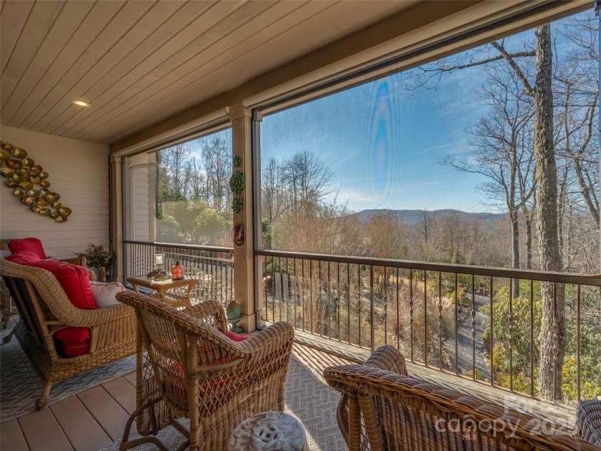 149 Thrashing Rock Drive, Hendersonville, NC 28739.  MLS# CAR4217107, YatesRealty ID 5477. 