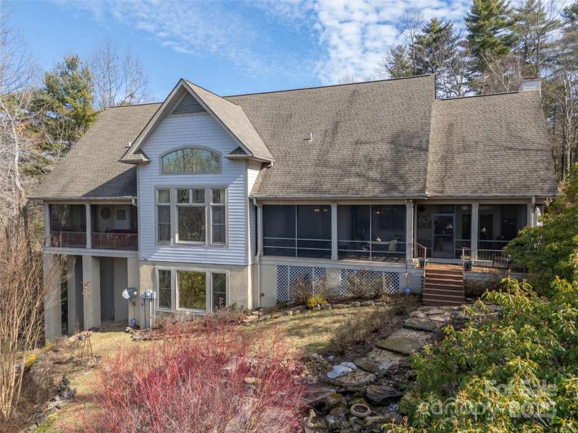 149 Thrashing Rock Drive, Hendersonville, NC 28739.  MLS# CAR4217107, YatesRealty ID 5477. 