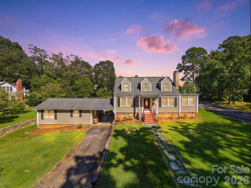 625 Park Drive, Lincolnton, NC 28092.  MLS# CAR4430882, YatesRealty ID 54771. 