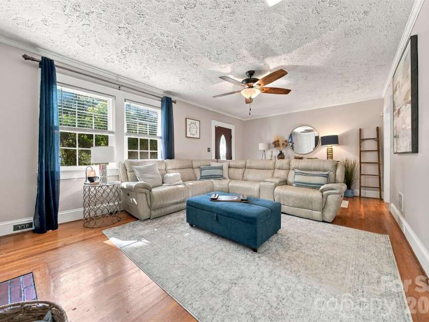 625 Park Drive, Lincolnton, NC 28092.  MLS# CAR4430882, YatesRealty ID 54771. 