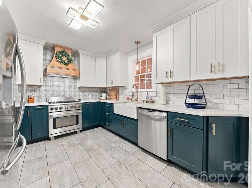 625 Park Drive, Lincolnton, NC 28092.  MLS# CAR4430882, YatesRealty ID 54771. 
