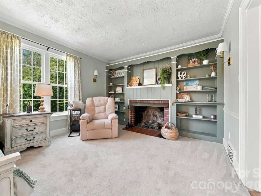 625 Park Drive, Lincolnton, NC 28092.  MLS# CAR4430882, YatesRealty ID 54771. 
