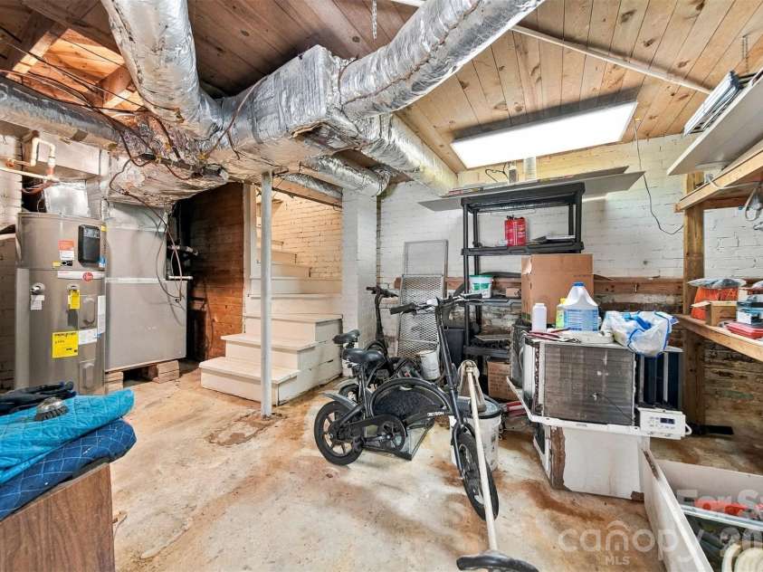 625 Park Drive, Lincolnton, NC 28092.  MLS# CAR4430882, YatesRealty ID 54771. 