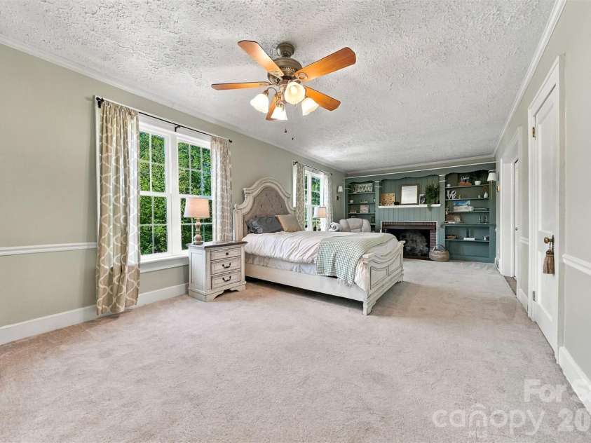 625 Park Drive, Lincolnton, NC 28092.  MLS# CAR4430882, YatesRealty ID 54771. Primary bedroom on Main Level.