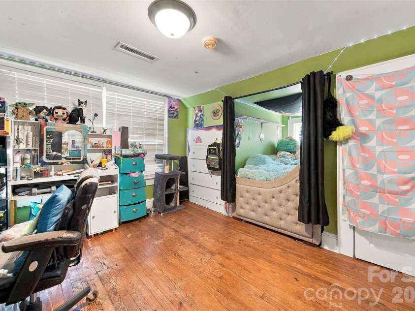 625 Park Drive, Lincolnton, NC 28092.  MLS# CAR4430882, YatesRealty ID 54771. Upstairs bedroom #2