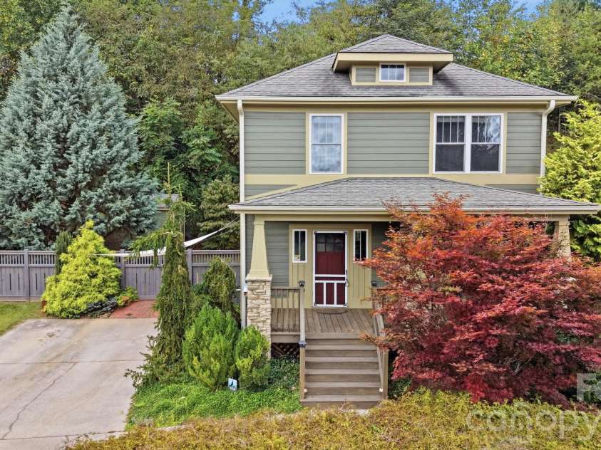 128 Estelle Park Drive, Asheville, NC 28806.  MLS# CAR4430324, YatesRealty ID 54772. 