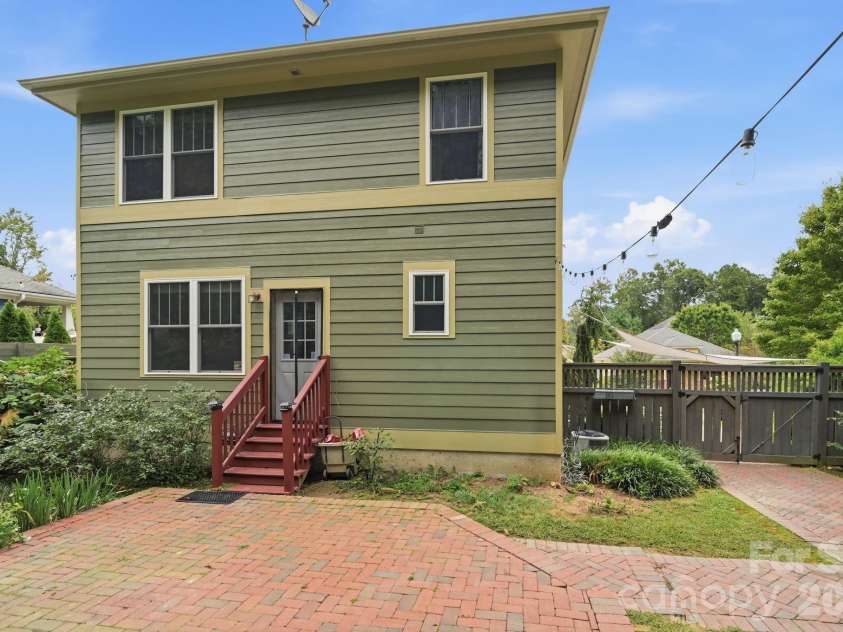 128 Estelle Park Drive, Asheville, NC 28806.  MLS# CAR4430324, YatesRealty ID 54772. 