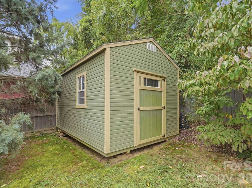128 Estelle Park Drive, Asheville, NC 28806.  MLS# CAR4430324, YatesRealty ID 54772. 