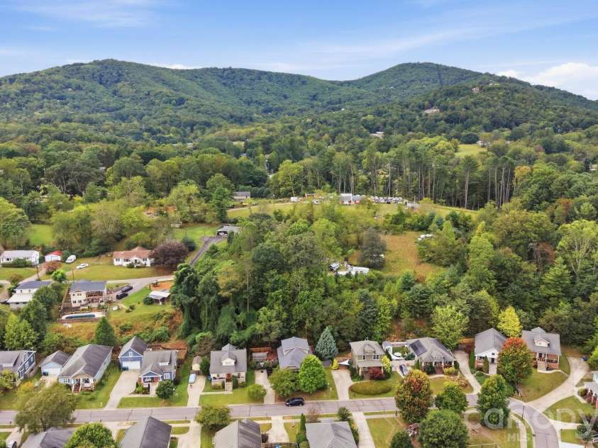 128 Estelle Park Drive, Asheville, NC 28806.  MLS# CAR4430324, YatesRealty ID 54772. 