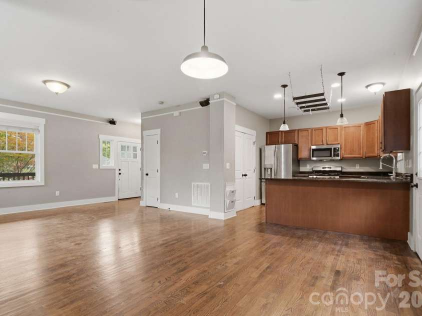 128 Estelle Park Drive, Asheville, NC 28806.  MLS# CAR4430324, YatesRealty ID 54772. 