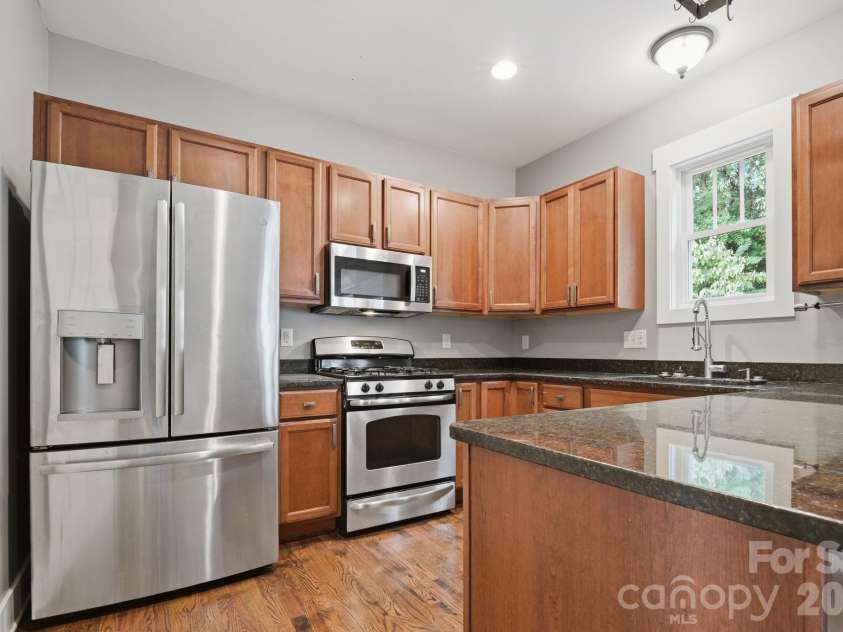 128 Estelle Park Drive, Asheville, NC 28806.  MLS# CAR4430324, YatesRealty ID 54772. 