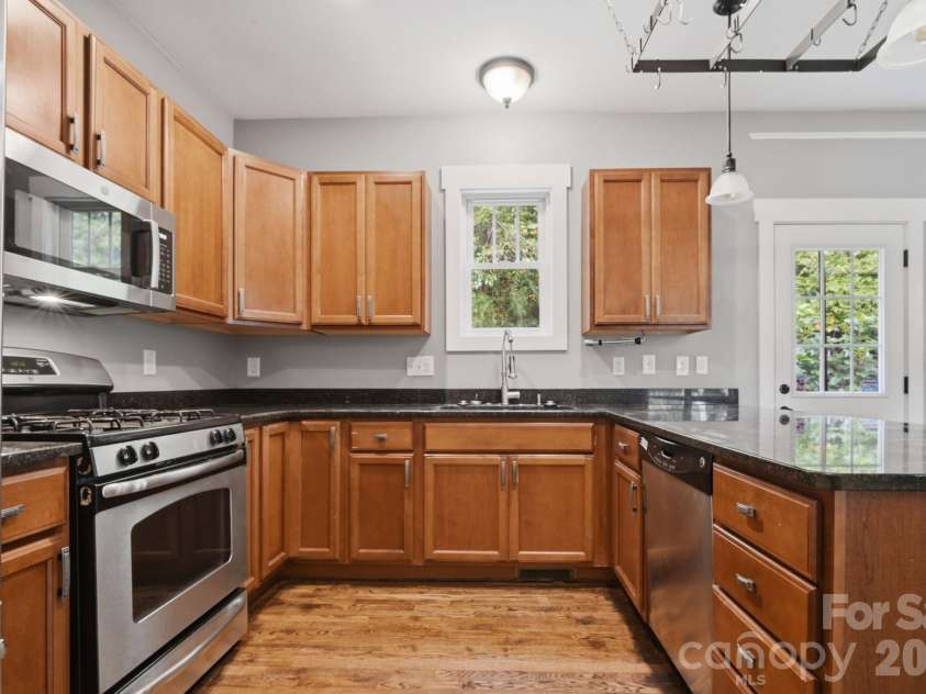 128 Estelle Park Drive, Asheville, NC 28806.  MLS# CAR4430324, YatesRealty ID 54772. 