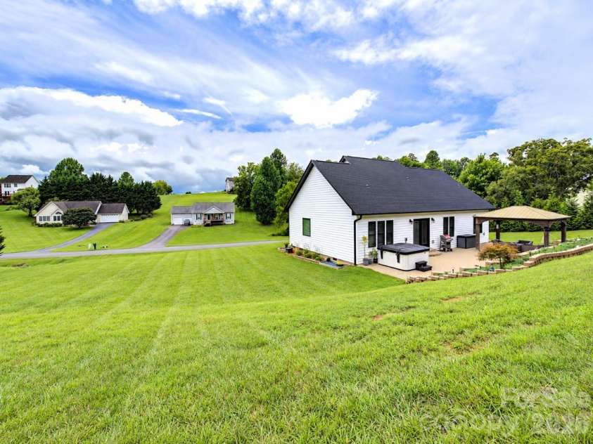 60 Golden Lane, Leicester, NC 28748.  MLS# CAR4429246, YatesRealty ID 54773. 