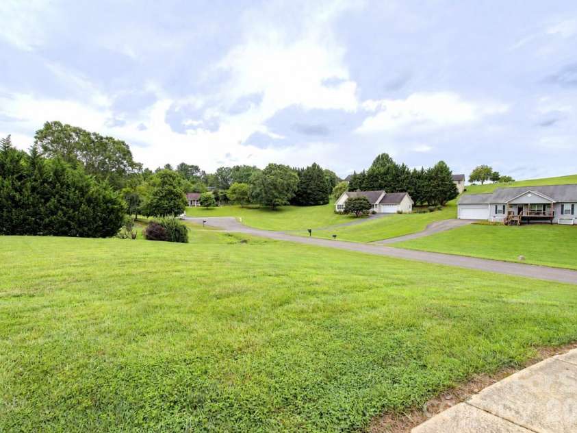 60 Golden Lane, Leicester, NC 28748.  MLS# CAR4429246, YatesRealty ID 54773. 