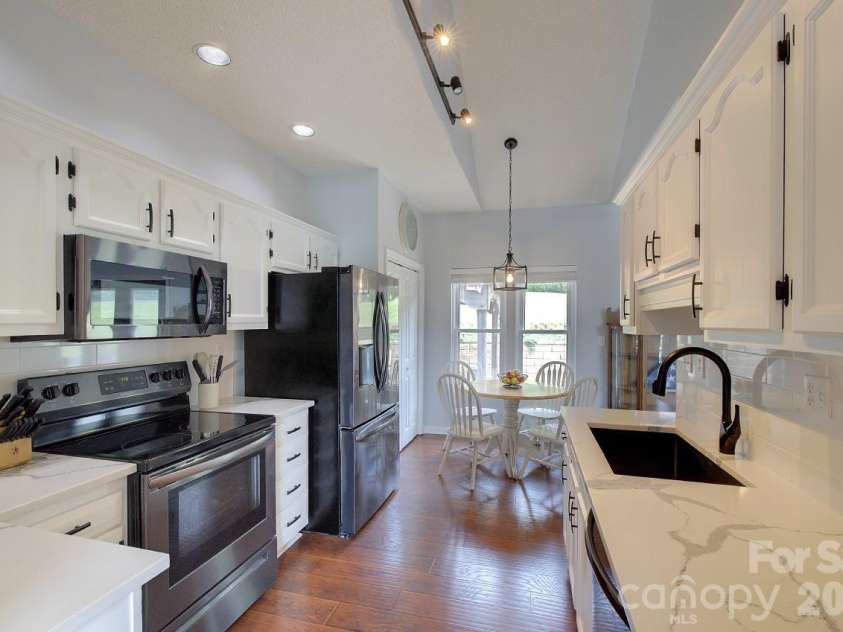 60 Golden Lane, Leicester, NC 28748.  MLS# CAR4429246, YatesRealty ID 54773. 