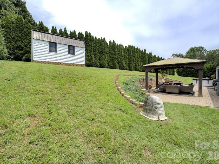60 Golden Lane, Leicester, NC 28748.  MLS# CAR4429246, YatesRealty ID 54773. 