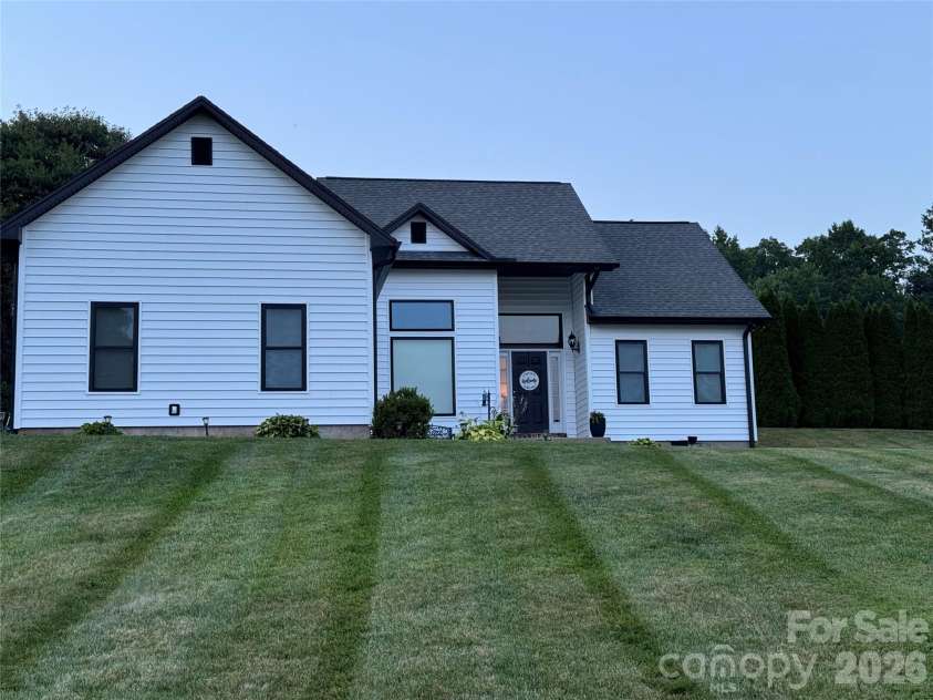 60 Golden Lane, Leicester, NC 28748.  MLS# CAR4429246, YatesRealty ID 54773. 