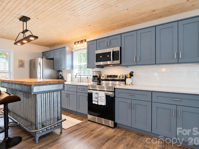 264 Lake Drive 6 Drive, Lexington, NC 27292.  MLS# CAR4431232, YatesRealty ID 54779. 