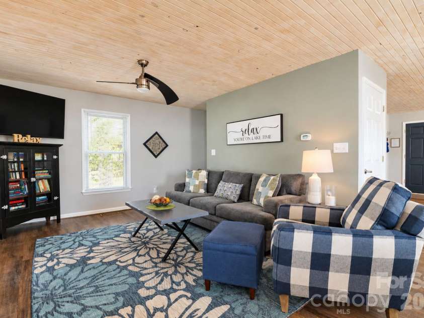 264 Lake Drive 6 Drive, Lexington, NC 27292.  MLS# CAR4431232, YatesRealty ID 54779. 