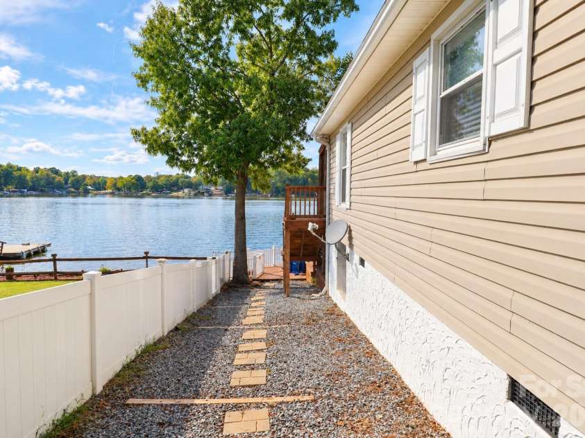 264 Lake Drive 6 Drive, Lexington, NC 27292.  MLS# CAR4431232, YatesRealty ID 54779. 