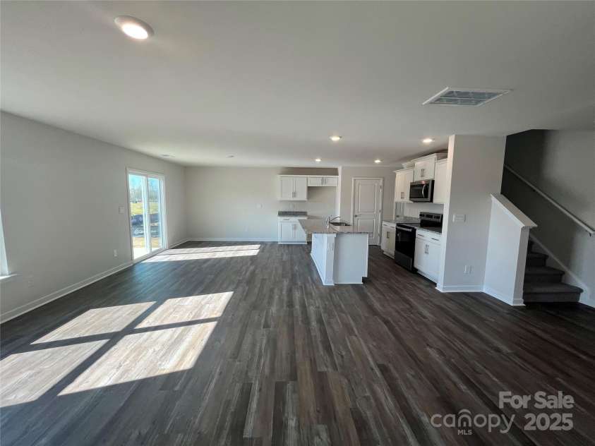 1054 Horizon Lane, Chester, SC 29706.  MLS# CAR4240128, YatesRealty ID 5478. Family Room Actual Home