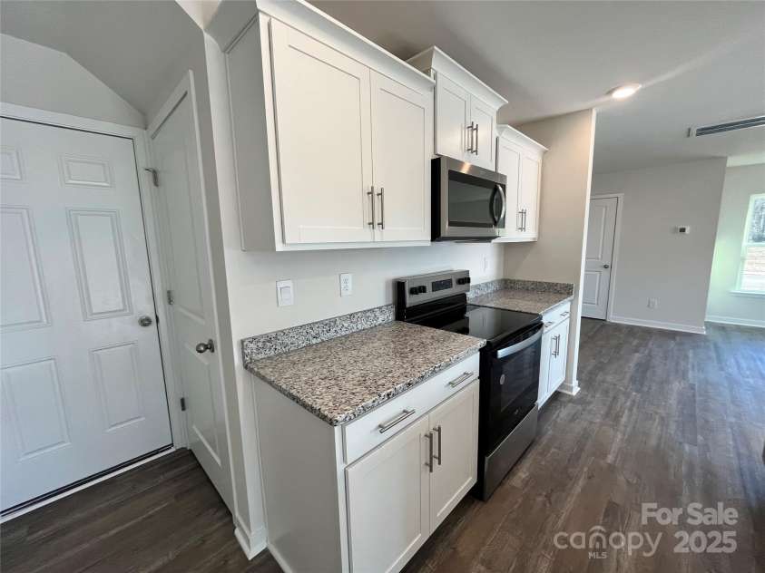 1054 Horizon Lane, Chester, SC 29706.  MLS# CAR4240128, YatesRealty ID 5478. Kitchen Actual Home