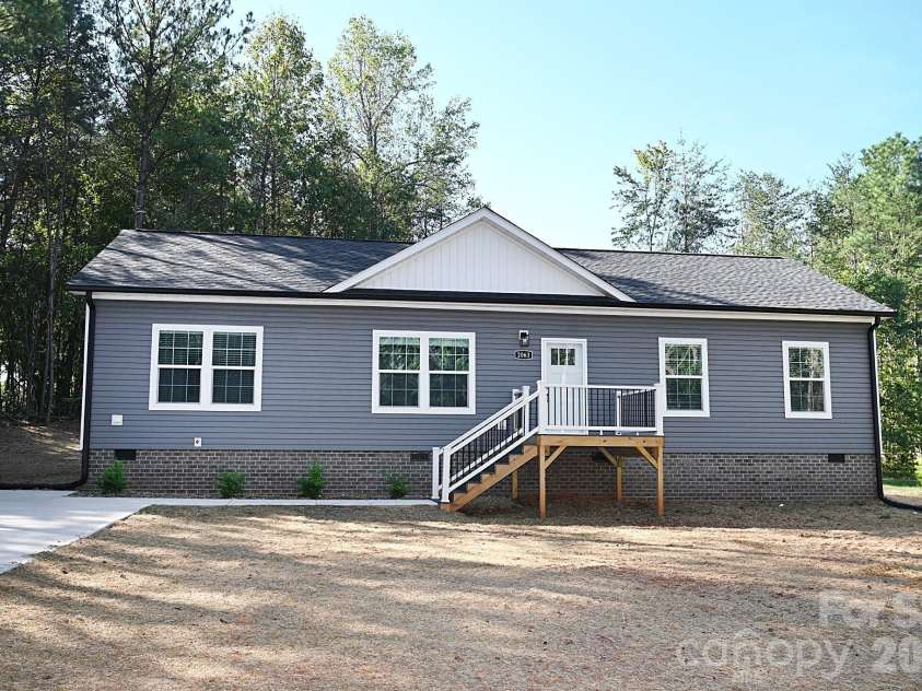 2063 Vance Street, Newton, NC 28658.  MLS# CAR4431144, YatesRealty ID 54780. 