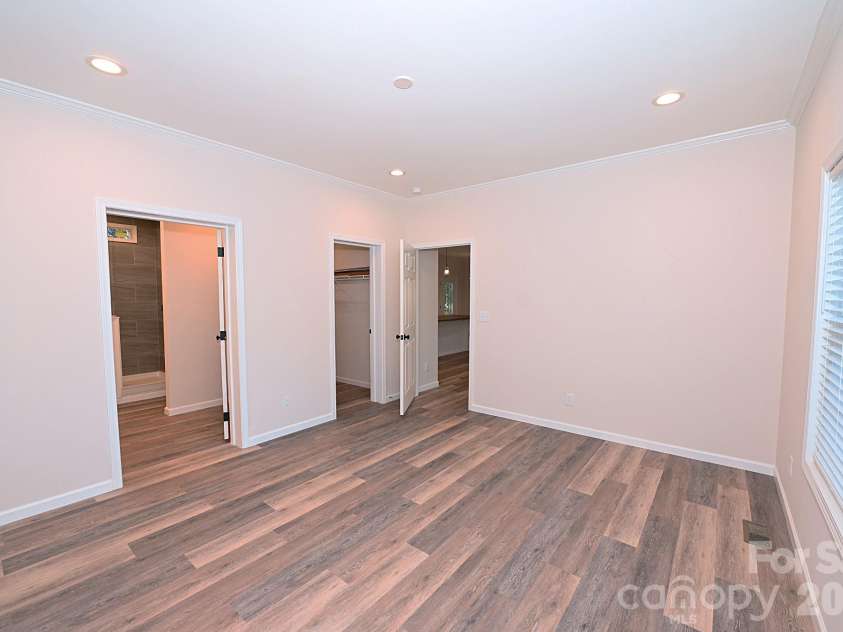 2063 Vance Street, Newton, NC 28658.  MLS# CAR4431144, YatesRealty ID 54780. 