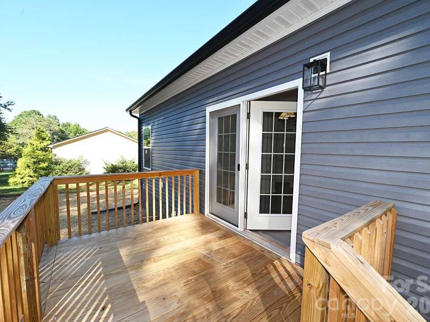 2063 Vance Street, Newton, NC 28658.  MLS# CAR4431144, YatesRealty ID 54780. 