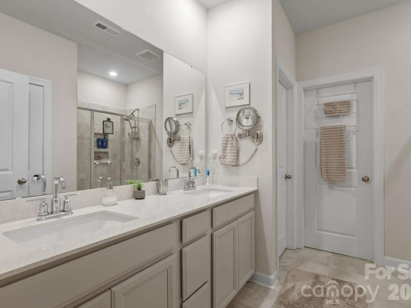 3810 Isenhour Road, Kannapolis, NC 28081.  MLS# CAR4429632, YatesRealty ID 54782. 