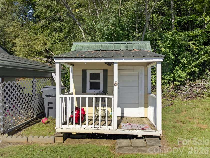 1504 Hwy 268 Highway, Lenoir, NC 28645.  MLS# CAR4430670, YatesRealty ID 54783. 