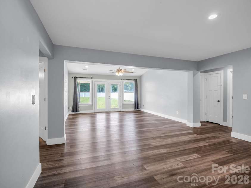 236 Scruggs Road, Gaffney, SC 29341.  MLS# CAR4431215, YatesRealty ID 54788. Living 2