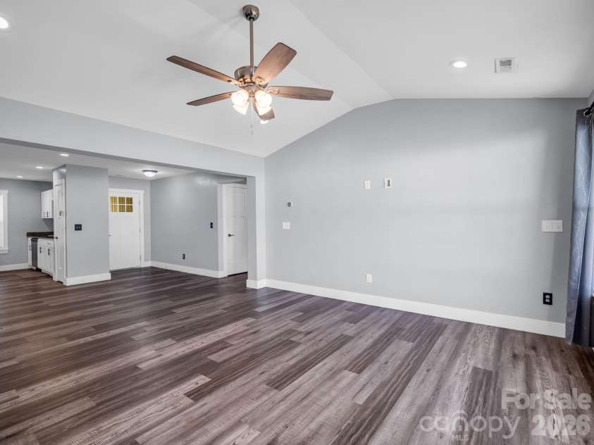 236 Scruggs Road, Gaffney, SC 29341.  MLS# CAR4431215, YatesRealty ID 54788. Living